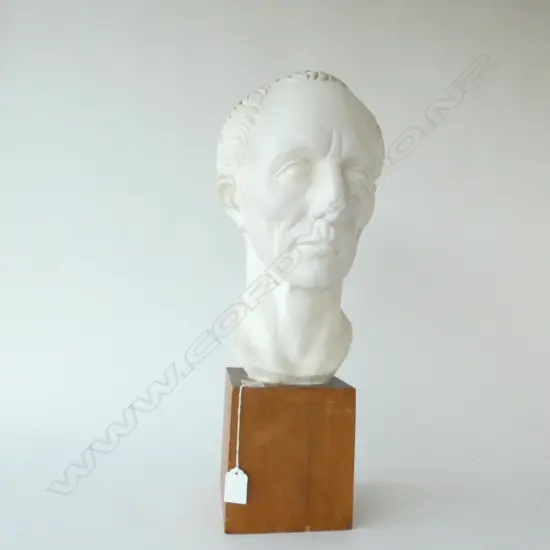 ROMAN WHITE PLASTER BUST ON WOODEN STAND, H. 540MM