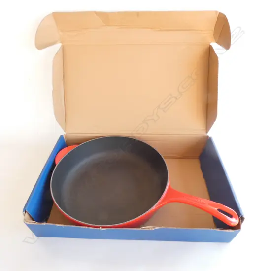 LE CREUSET RED CAST IRON FRYING PAN BOXED