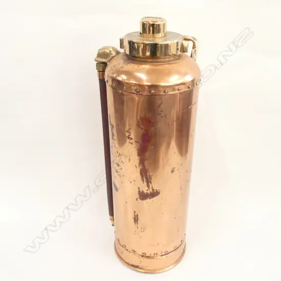 COPPER AND BRASS STRIKE FIRE EXTINGUISHER  H 530 MM 