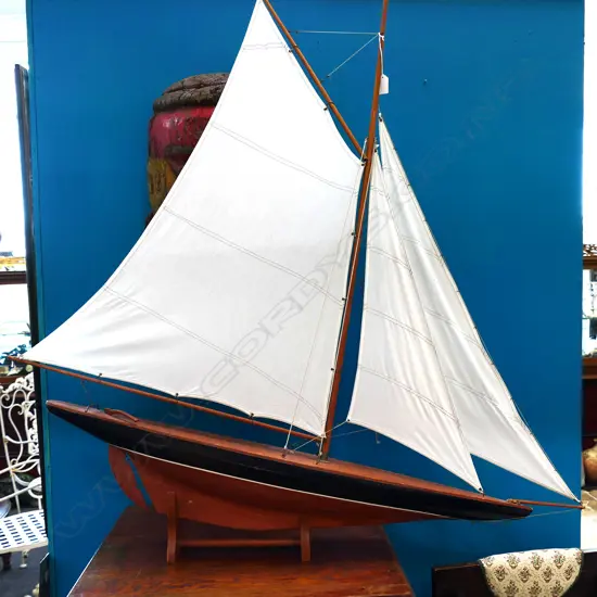 OLD WOODEN POND YACHT L. 1100MM