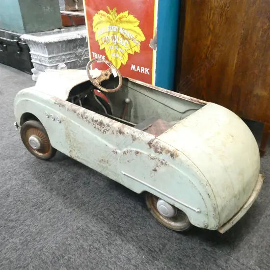 FRENCH METAL PEDAL CAR C1940'S L. 1040MM