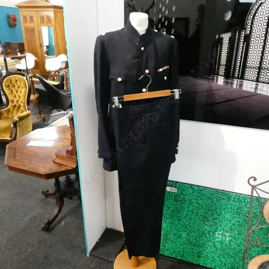 BRITISH NAVAL UNIFORM ON MANNEQUIN