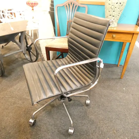 EAMES STYLE BLACK LEATHER & CHROME OFFICE CHAIR 