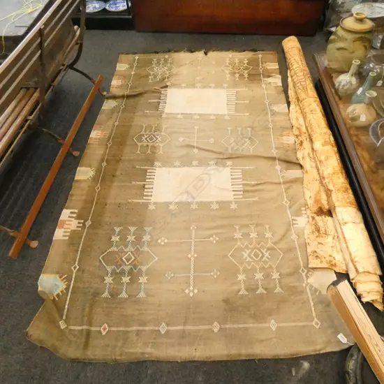 ANTIQUE HAND WOVEN GEOMETRIC DESIGN FLOOR COVERING
