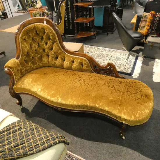 VICTORIAN WALNUT CHAISE LONGUE