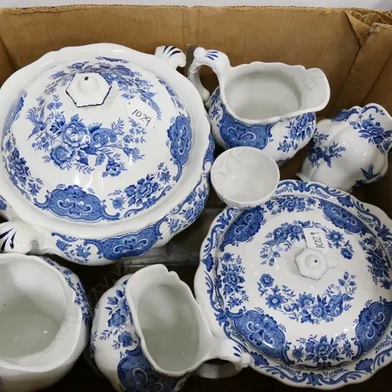 RIDGWAY BLUE & WHITE PCS. TUREEN, SERVING DISH, 4 JUGS & BOWL