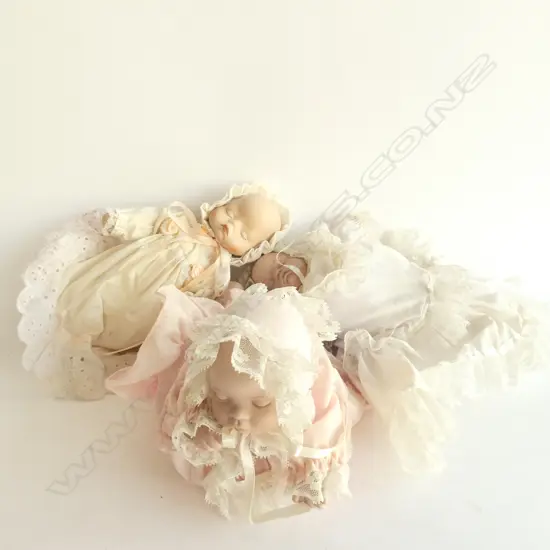 3 BABY DOLLS 2 WIND UP MUSICAL