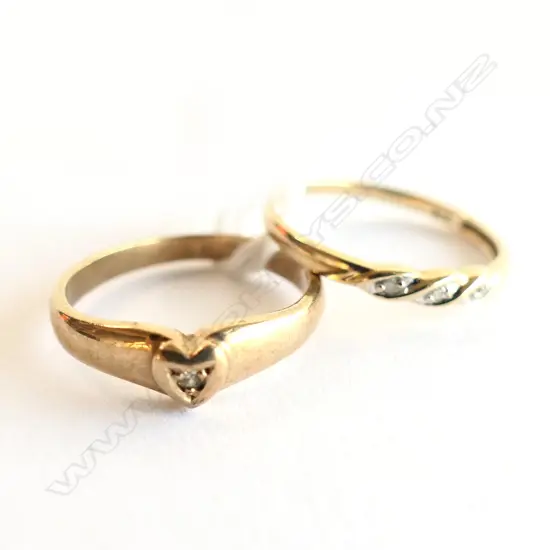 2 9ct GOLD RINGS 3gm