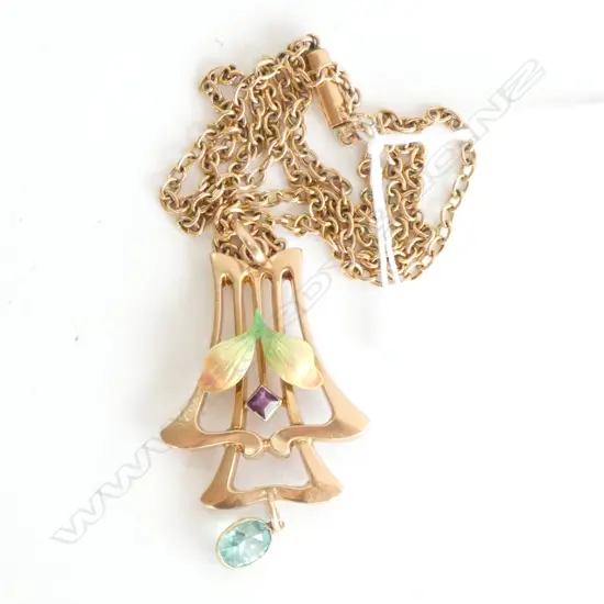 9CT ART NOUVEAU PENDANT AND CHAIN 4.71gm
