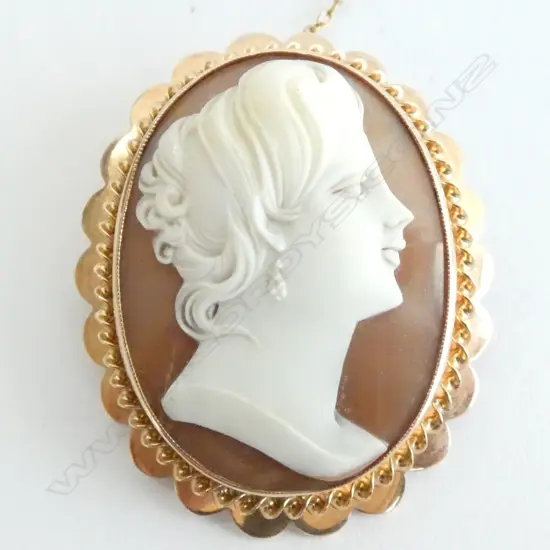 VINTAGE 9CT CARVED PORTRAIT CAMEO BROOCH