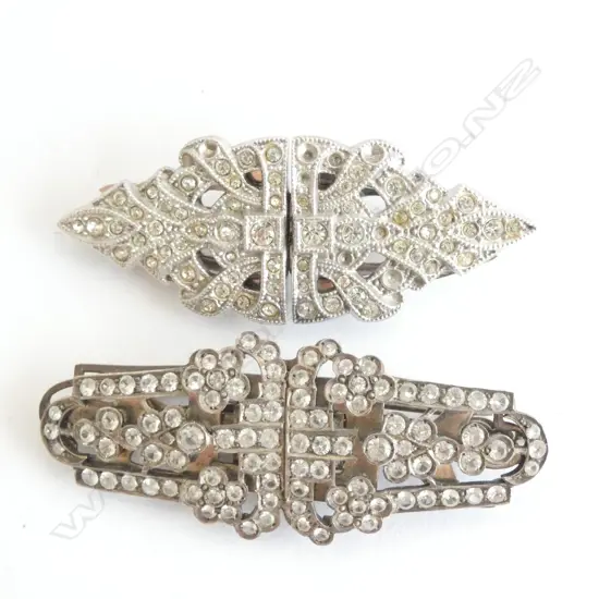 2 BROOCHES THAT CONVERT INTO COAT CLIPS