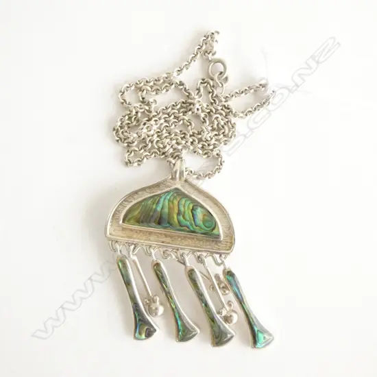 NZ SILVER & PAUA PENDAND/BROOCH AND CHAIN
