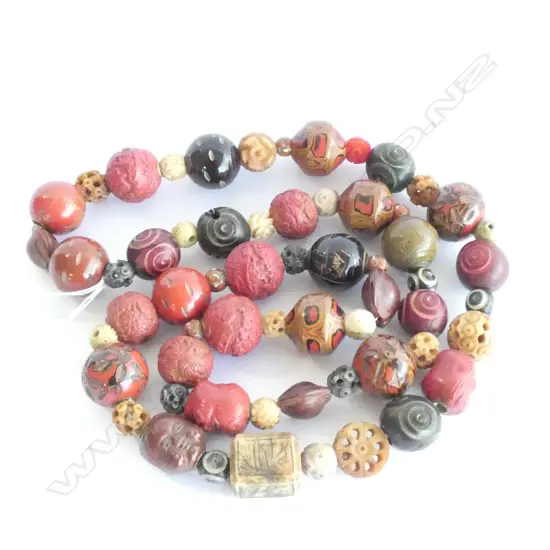 (19212)VINTAGE BONE & LACQUERED BEAD NECKLACE...