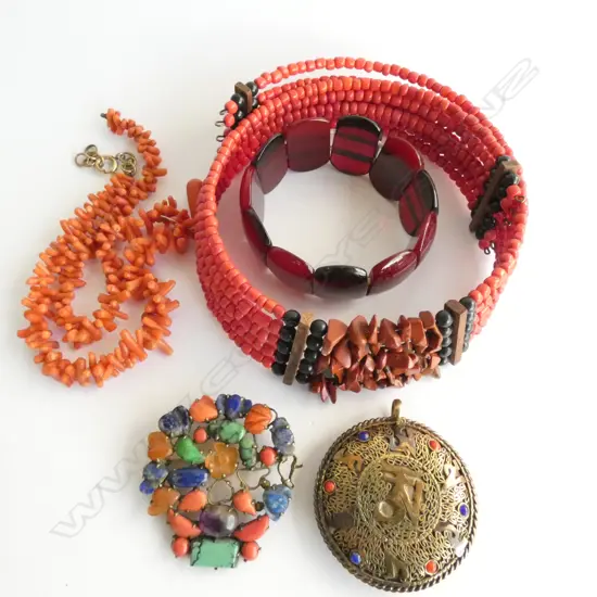 ASST CORAL JEWELLERY (some faulted)                                     