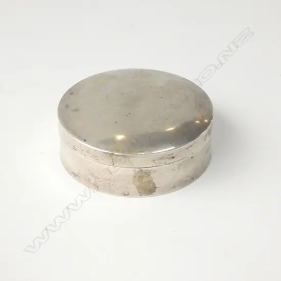 EUROPEAN SILVER VANITY BOX Dia.65mm. 56.9gms.