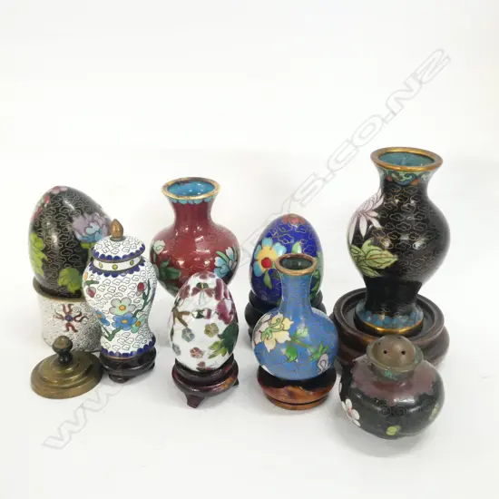 LOT ASST CLOISONNE VASE/EGGS ETC 9 PIECES  H 100 MM