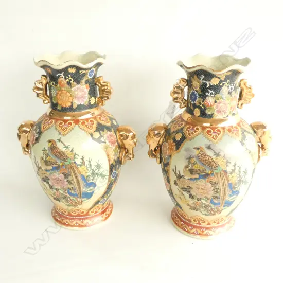 A PAIR OF VINTAGE CHINESE HANDPAINTED VASES H.315mm