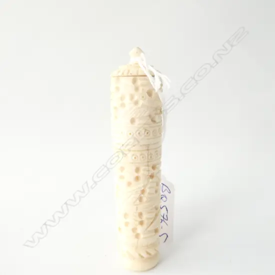 VINTAGE CARVED BONE CHINESE NEEDLE CASE