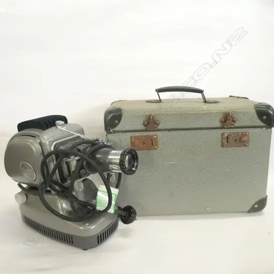 NORIS SLIDE PROJECTOR