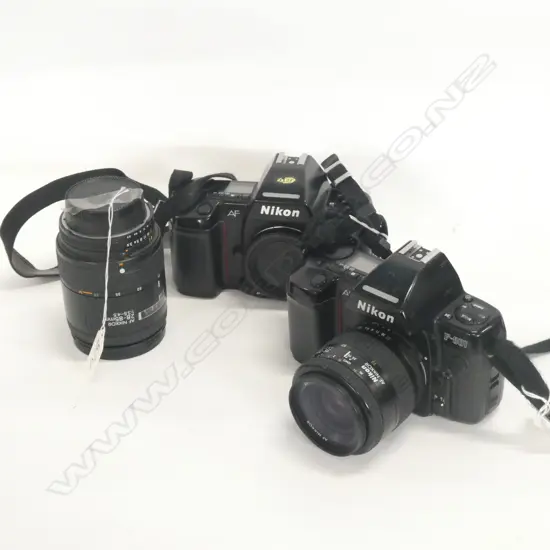 2 X NIKON CAMERS + 2 LENSES
