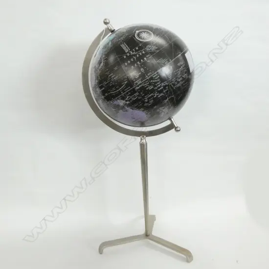 GLOBE ON STAND H. 700MM