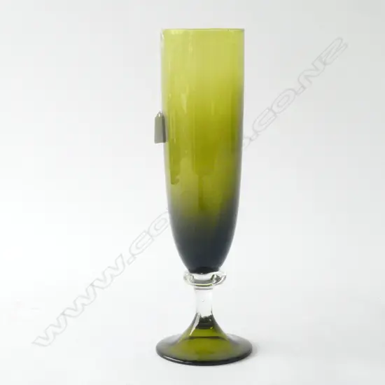 MID CENTURY LG OLIVE GREEN GLASS VASE. H. 370MM
