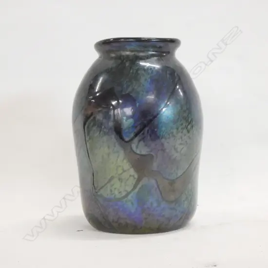GARY NASH IRIDESCENT GLASS VASE 1994
