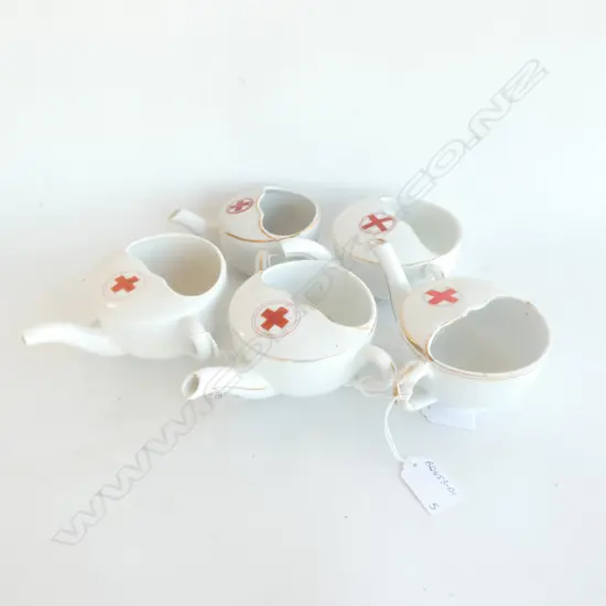 FIVE WW1/WW2 FEEDING CUPS WITH RED CROSS LARGEST DIA. 110MM