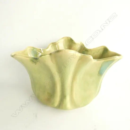 CROWN LYNN LARGE GREEN TRICKLE GLAZE VASE W. 255 x 145MM