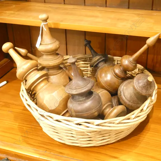 BASKET OF 8 TURNED WOODEN FINIALS 