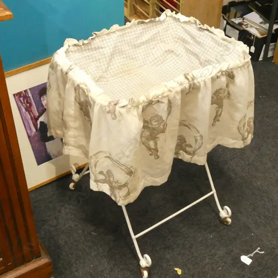 VINTAGE CRADLE L. 500MM H. 650MM