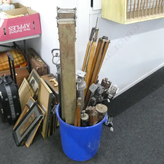COLLECTION OF ASSORTED TRIPODS