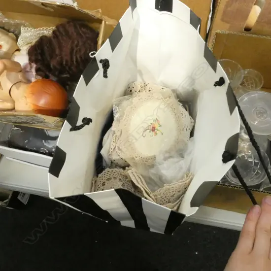 LOT ASST LACEWORK ETC