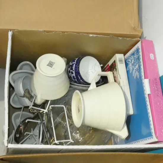 LOT ASST ITEMS/CRYSTAL/DOULTON/EP WARE ETC