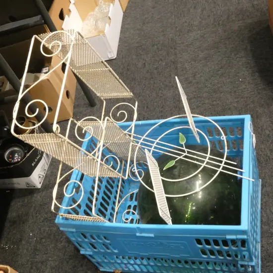 LOT FISHING FLOAT + 2 RETRO WIRE SHELVES