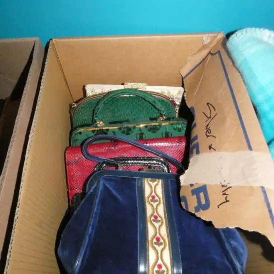 BOX ASSORTED VINTAGE LADIES BAGS & PURSES 
