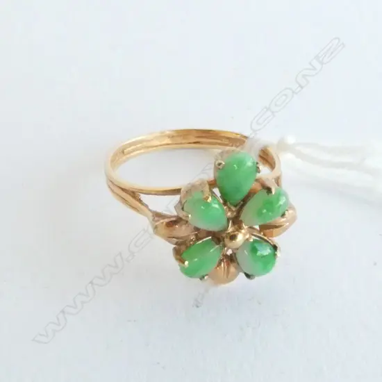 LADIES JADE STONE RING IN 14CT GOLD SETTING