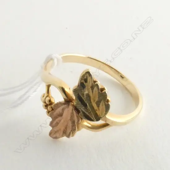 TWO COLOURED GOLD LEAF 10CT GOLD RING
