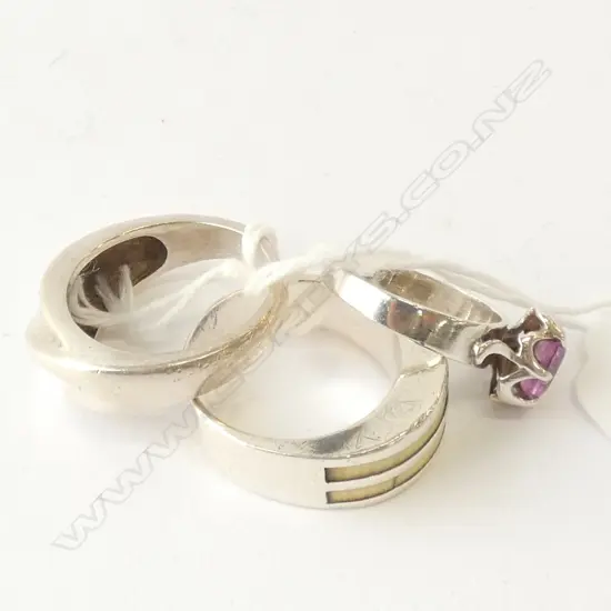 3 RETRO STERLING SILVER RINGS 20.8gms