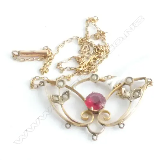 PENDANT/NECKLACE, ART NOUVEAU STYLE, 1890-1910, SEED PEARL AND RED STONE SET IN 9ct GOLD
