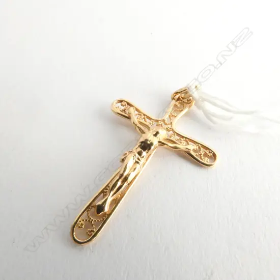 CRUCIFIX CROSS, SET IN 9ct GOLD