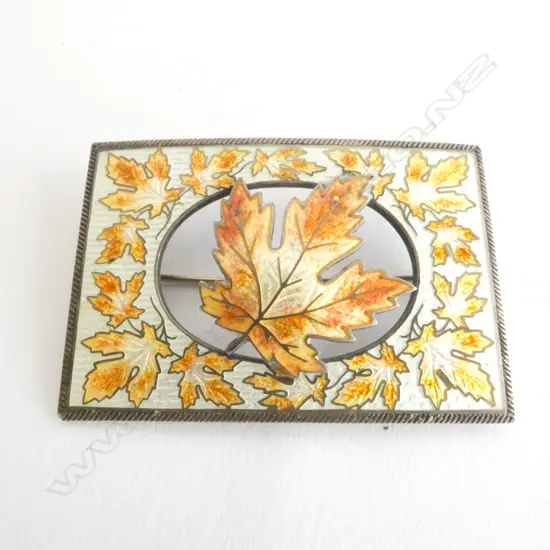 BROOCH, STERLING SILVER, EARLY CANADIAN PIECE, MAPLE LEAF