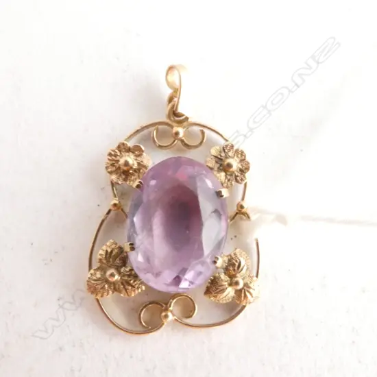 PENDANT, AMETHYST SET IN 9ct GOLD, c.1940'S