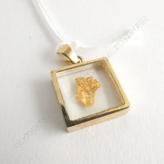 PENDANT, GOLD SLIVER?