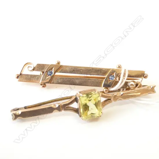 TWO 9CT GOLD EDWARDIAN BAR BROOCHES 6.71gm