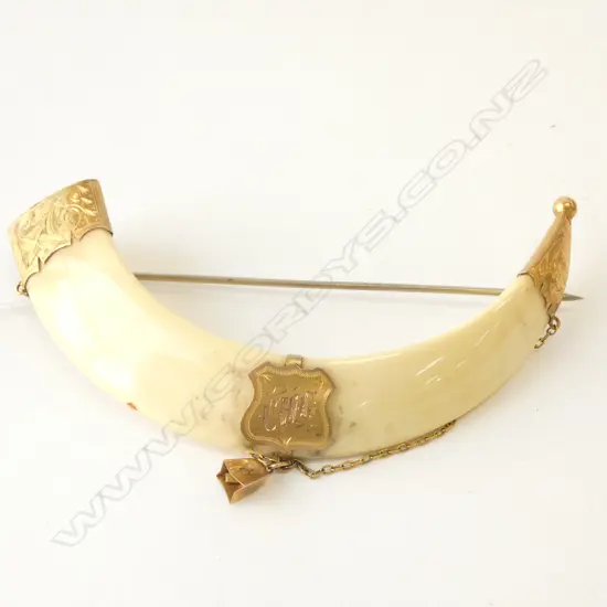 COLONIAL 9CT GOLD CAPPED TUSK BROOCH