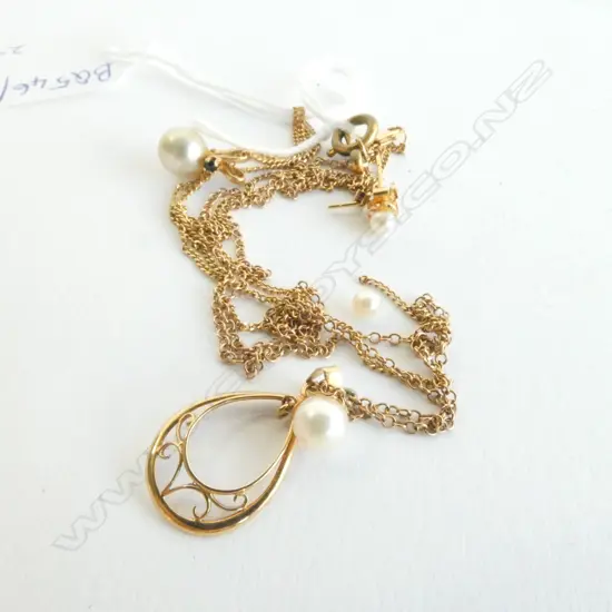 MIKIMOTO 18CT PEARL PENDANT, 14CT PENDANT ON 9CT CHAIN, PR EARRINGS BROKEN 