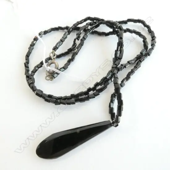 JET PENDANT AND BEAD NECKLACE