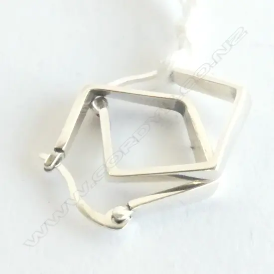 SILVER ANGULAR HOOP EARRINGS 2.5gms
