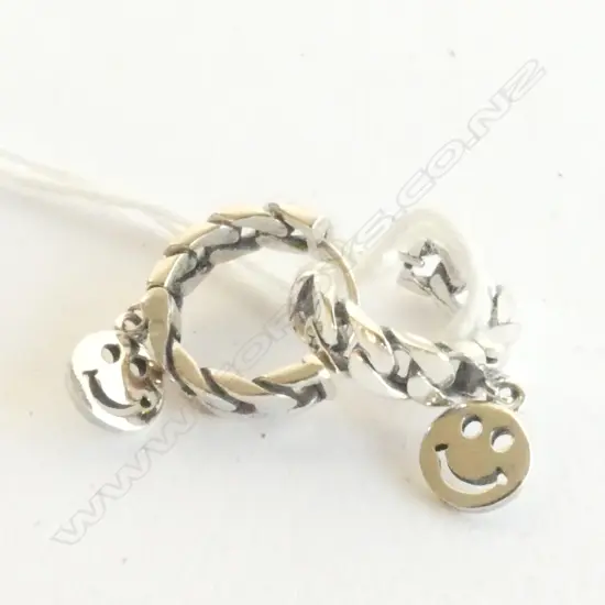 SILVER SMALL HOOP W SMILEY DROP EARRINGS 4gms 
